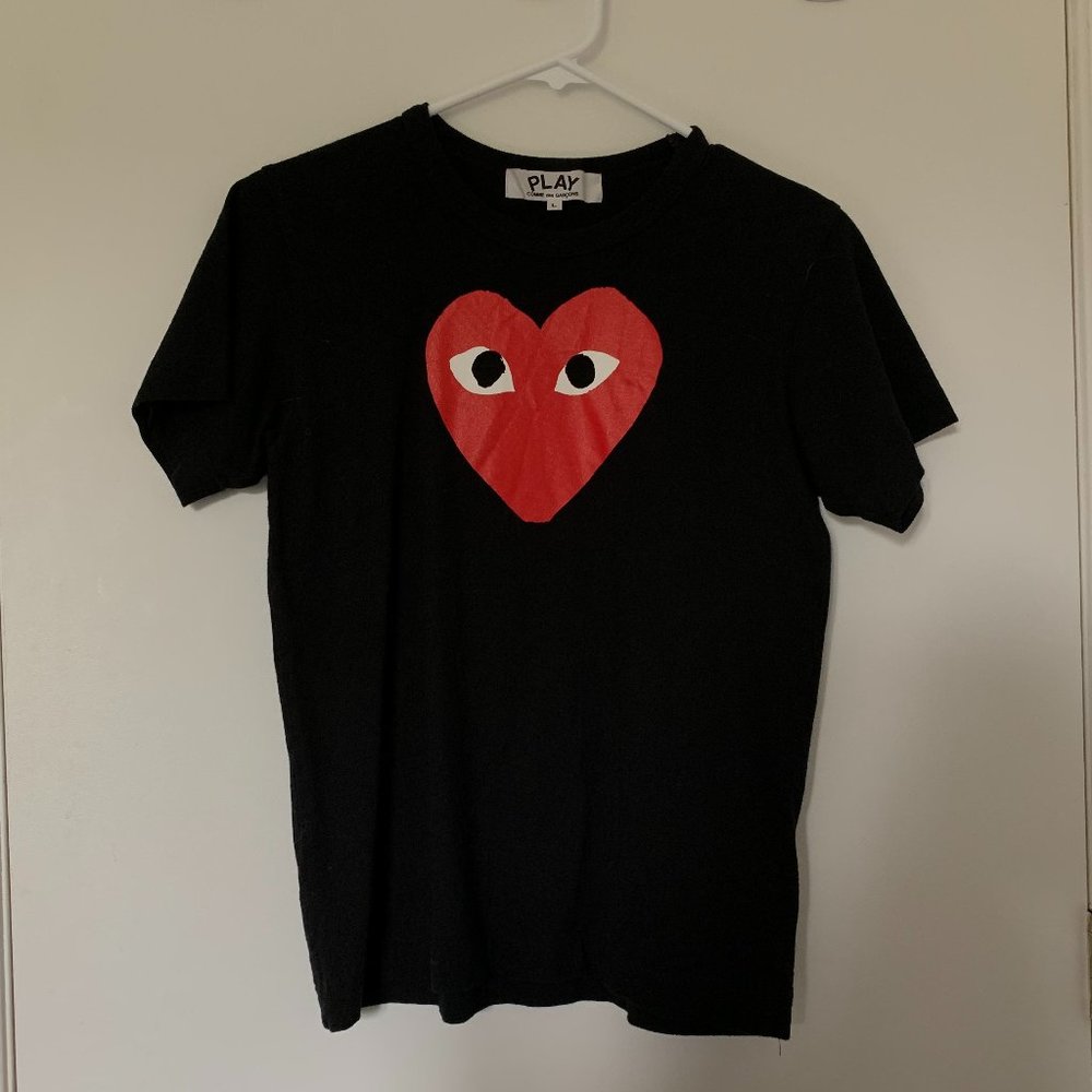 COMME DES GARÇONS PLAY TSHIRT BLACK RED HEART EYES LARGE